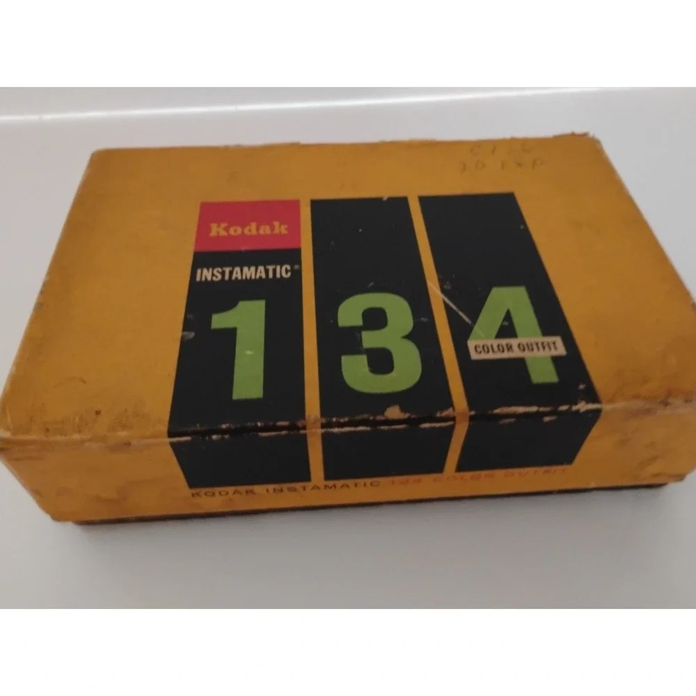 Vintage Kodak Instamatic 134 Color Outfit Automatic Electric Camera